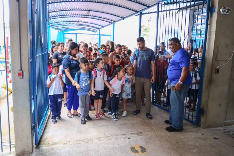 Volta às aulas na rede municipal é marcada por novas aprendizagens e descobertas