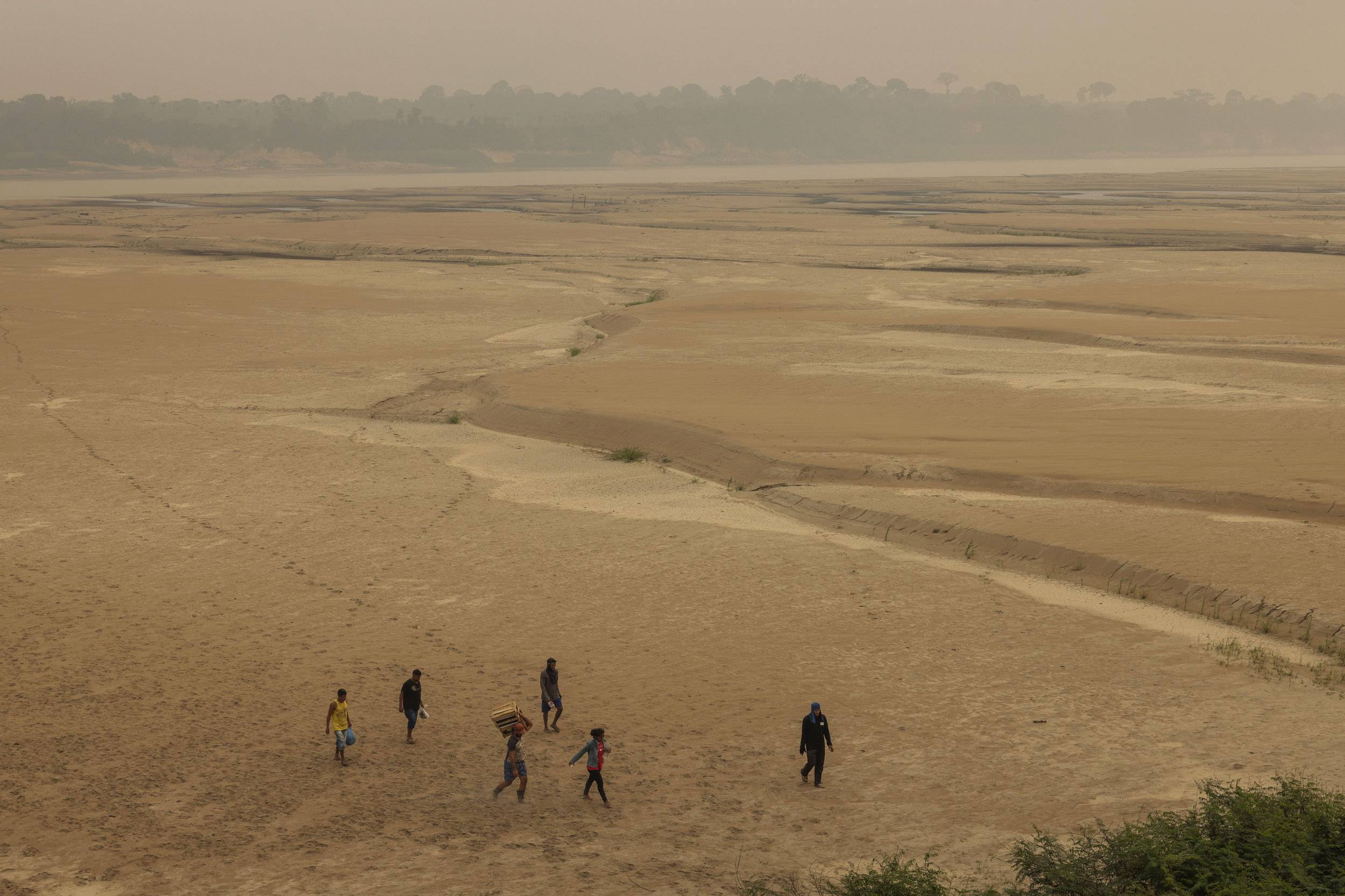 Brasil na encruzilhada: paradoxos entre a sede da COP 30 e a crise hídrica da Amazônia Brasil na encruzilhada: paradoxos entre a sede da COP 30 e a crise hídrica da Amazônia