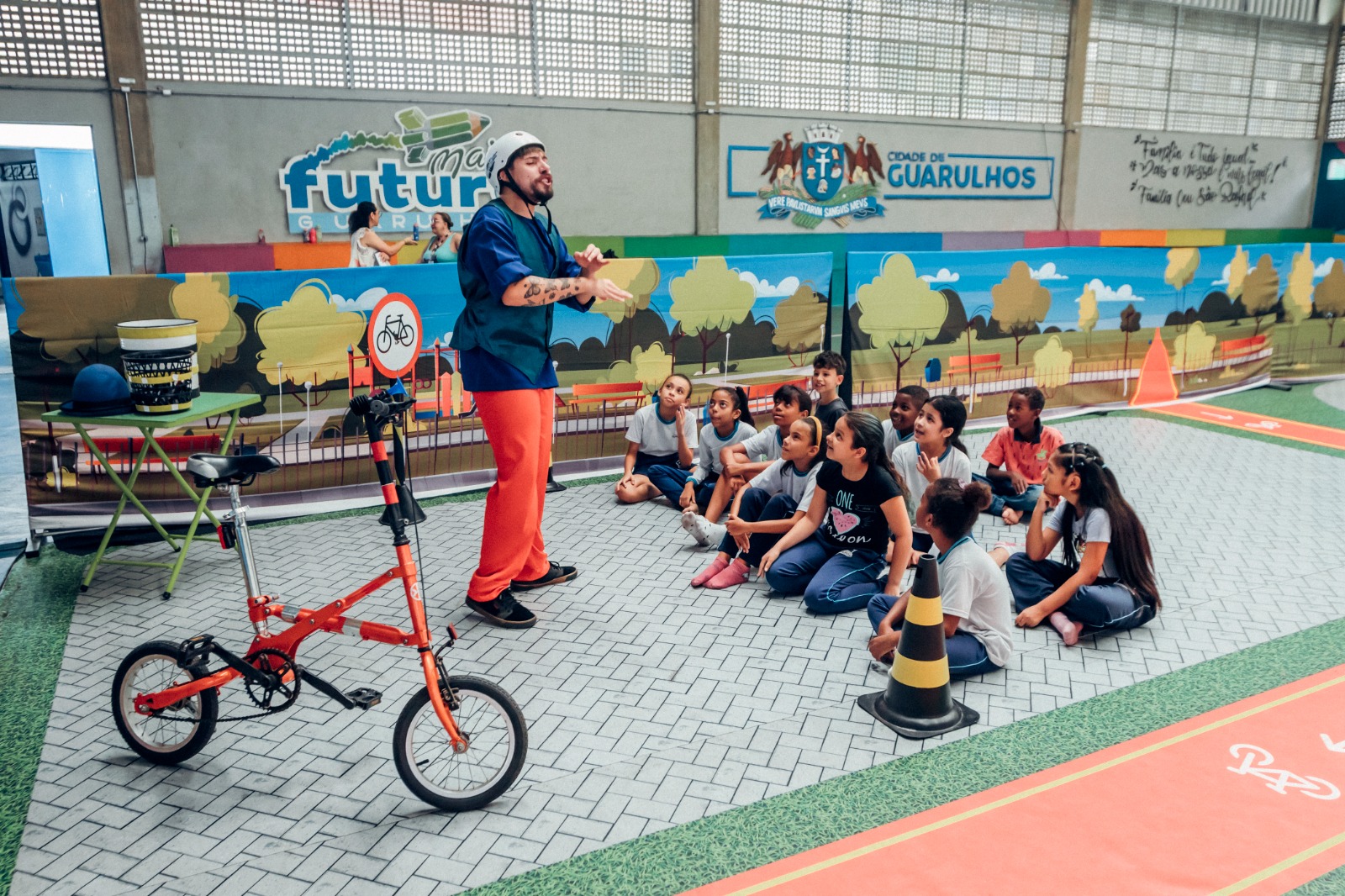 CEU Vila São Rafael recebe apresentação teatral sobre comportamento no trânsito CEU Vila São Rafael recebe apresentação teatral sobre comportamento no trânsito