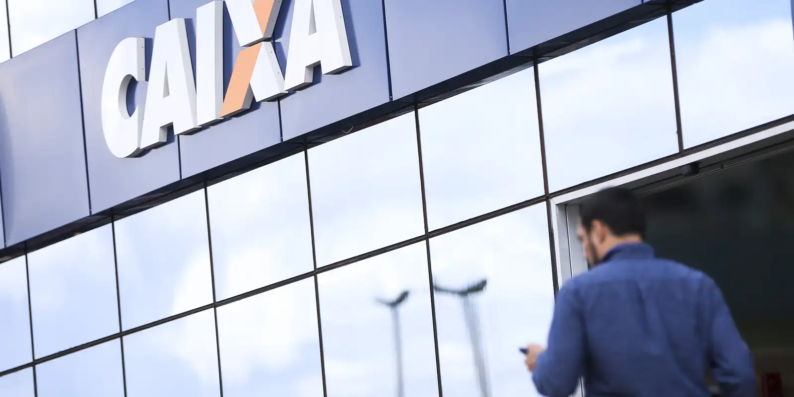 Caixa libera abono salarial para nascidos em fevereiro Caixa libera abono salarial para nascidos em fevereiro