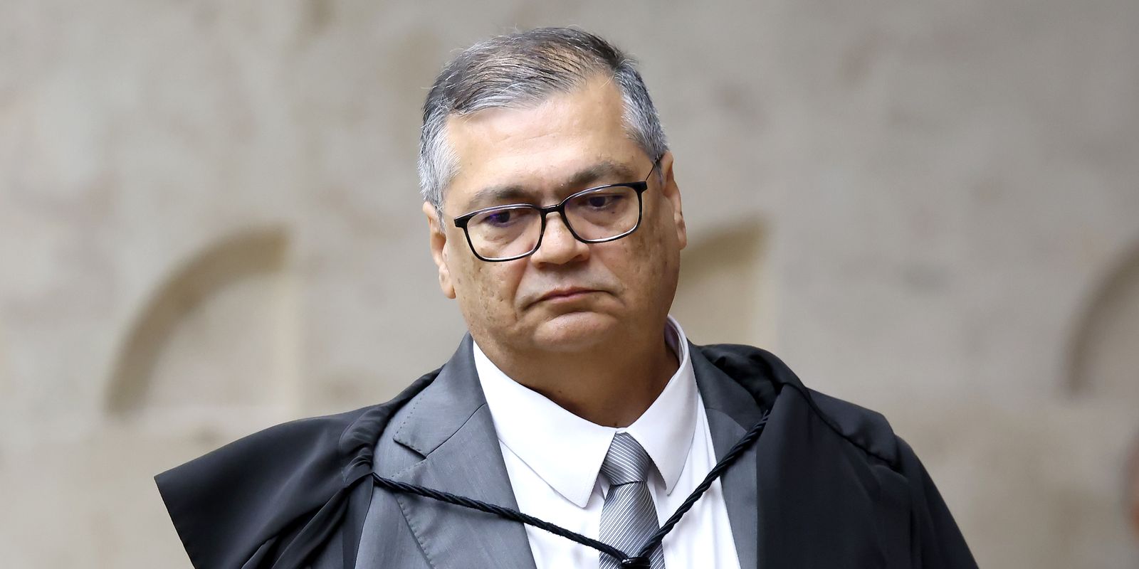 Dino mantém teto de preços dos serviços funerários em São Paulo Dino mantém teto de preços dos serviços funerários em São Paulo