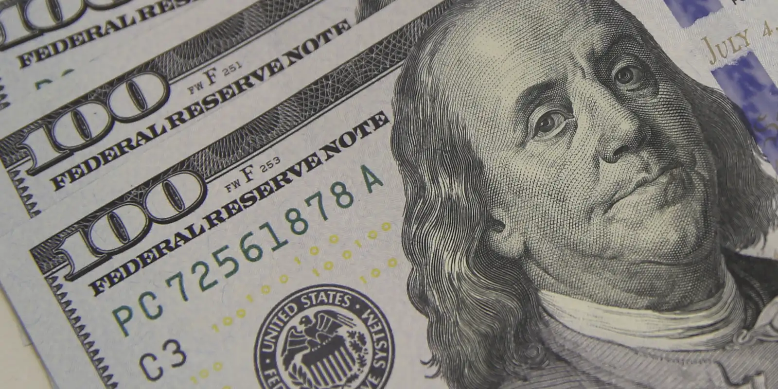 Dólar cai para R$ 5,64 e fecha no menor valor desde outubro Dólar cai para R$ 5,64 e fecha no menor valor desde outubro