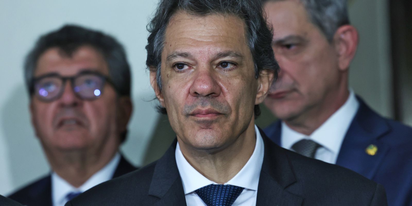 Isenção do Imposto de Renda até R$ 5 mil custará R$ 27 bilhões por ano Isenção do Imposto de Renda até R$ 5 mil custará R$ 27 bilhões por ano