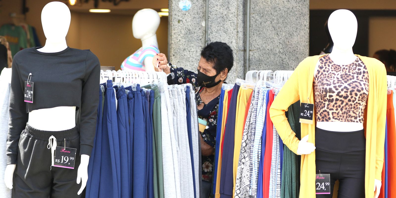 Brasil descarta 4 milhões de toneladas resíduos têxteis por ano Brasil descarta 4 milhões de toneladas resíduos têxteis por ano