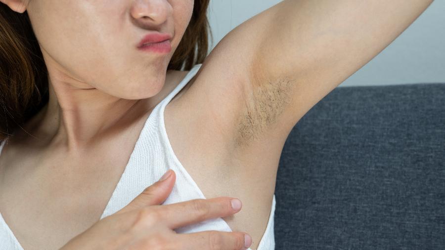 “Cecê”: Entenda as causas do mau odor nas axilas e como evitá-lo “Cecê”: Entenda as causas do mau odor nas axilas e como evitá-lo