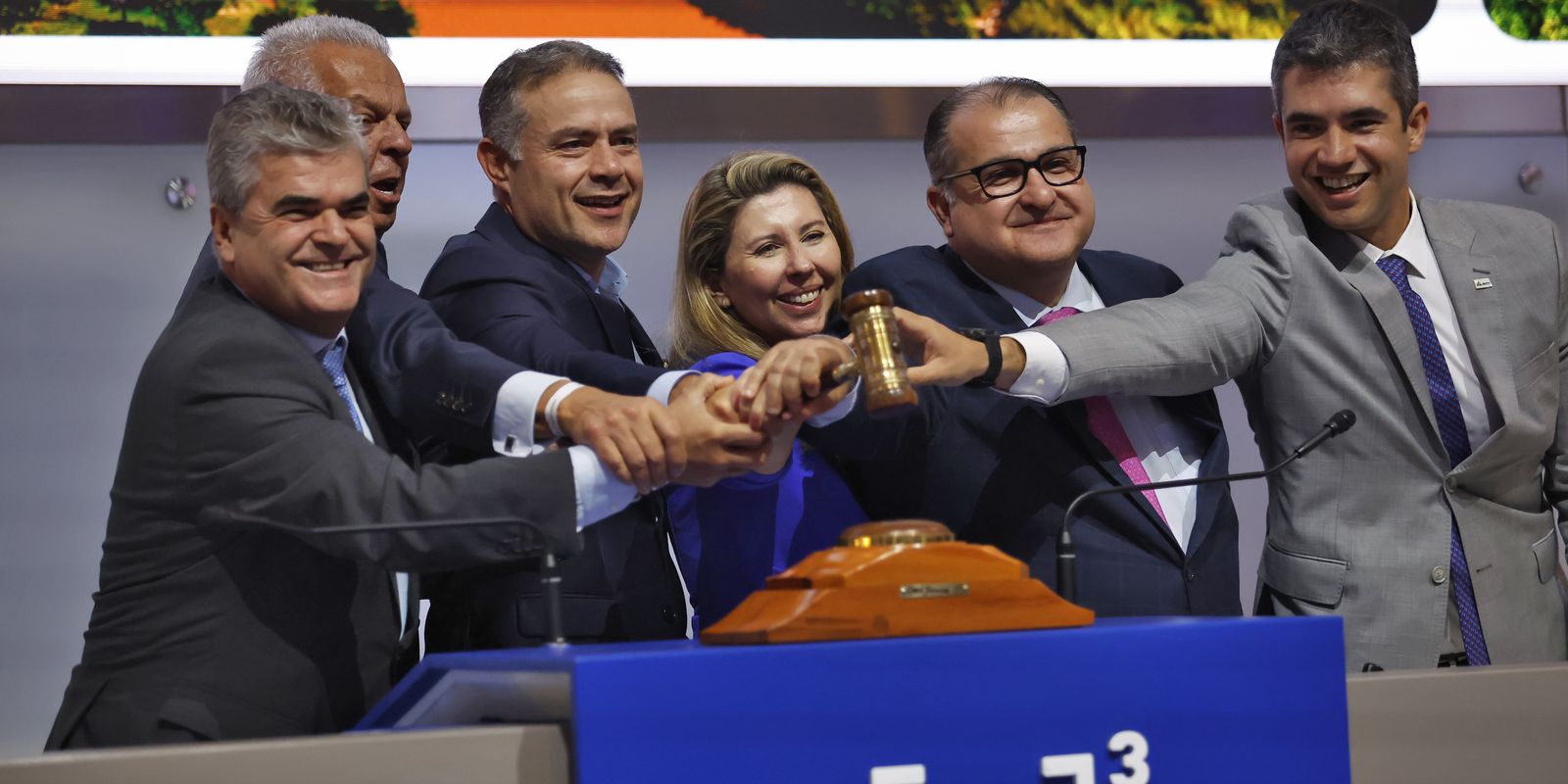 Consórcio Nova Estrada Real vence leilão da Rodovia Rio-Juiz de Fora Consórcio Nova Estrada Real vence leilão da Rodovia Rio-Juiz de Fora