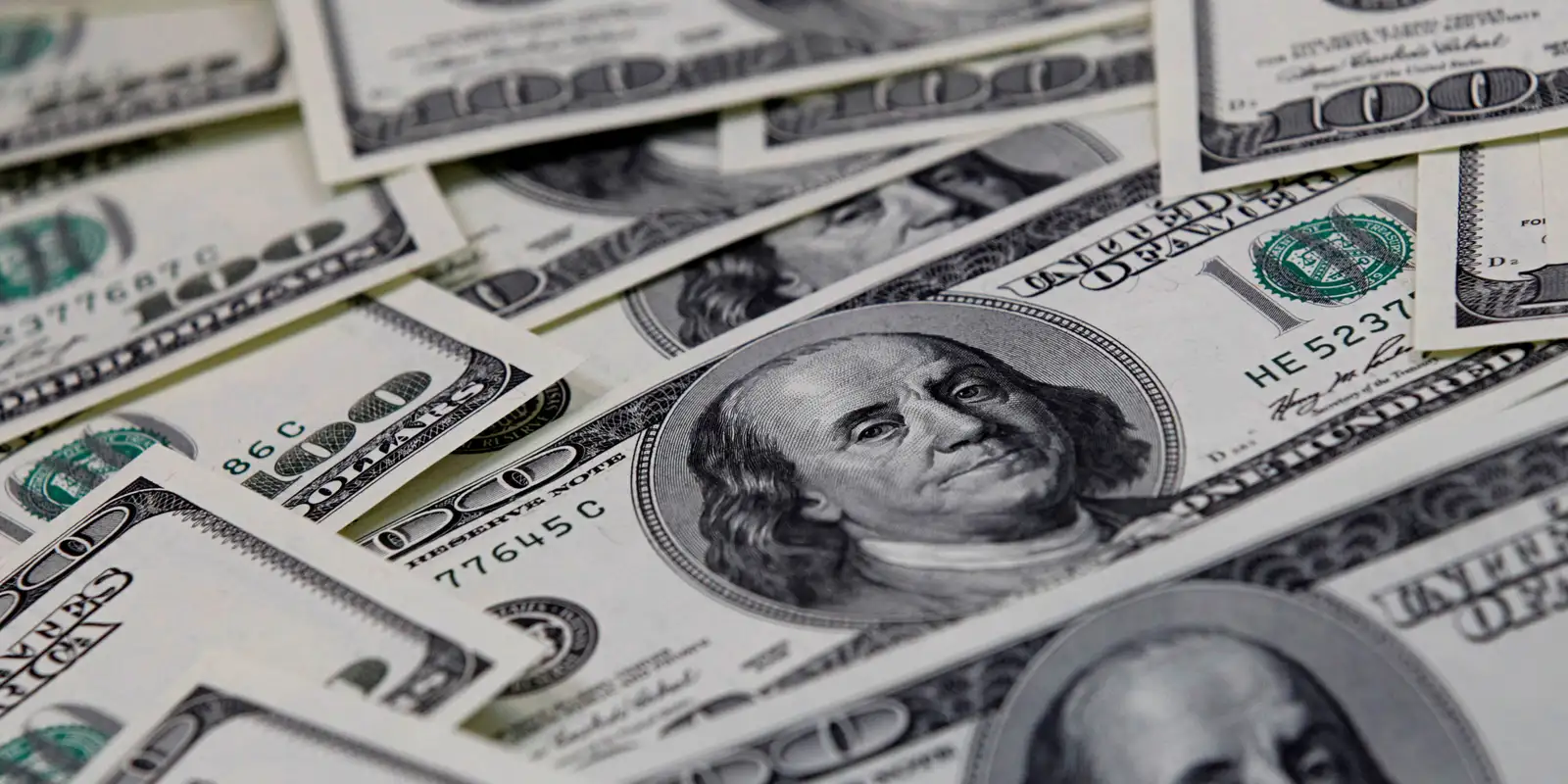 Dólar cai para R$ 5,50 após retaliação do Irã a bases americanas Dólar cai para R$ 5,50 após retaliação do Irã a bases americanas