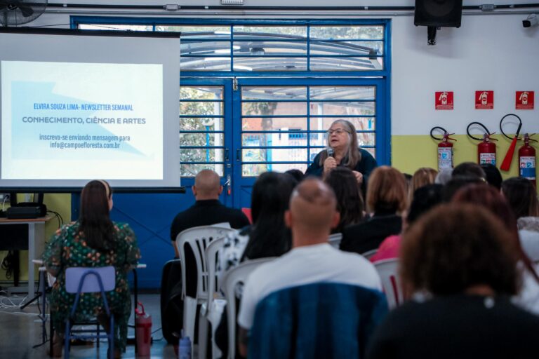 Escolas municipais da região de Cumbica debatem alfabetização e letramento em encontro integrado