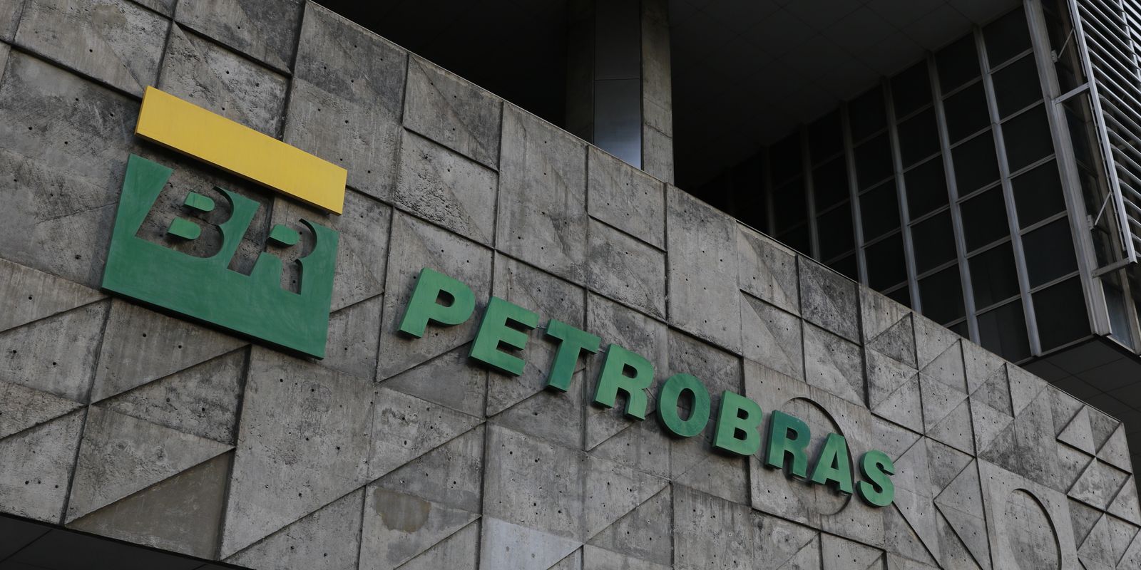Petrobras anuncia novos poços e retomada de fábricas de fertilizantes Petrobras anuncia novos poços e retomada de fábricas de fertilizantes