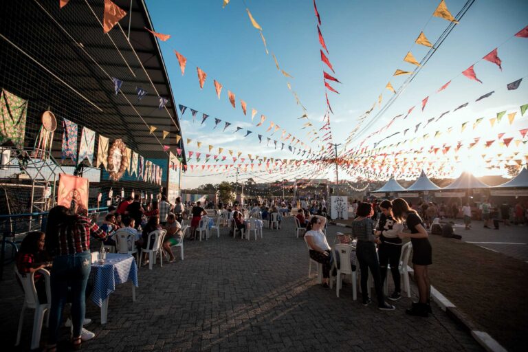 Prefeitura abre inscrições para comercialização de alimentos e bebidas no Arraiá dos CEUs