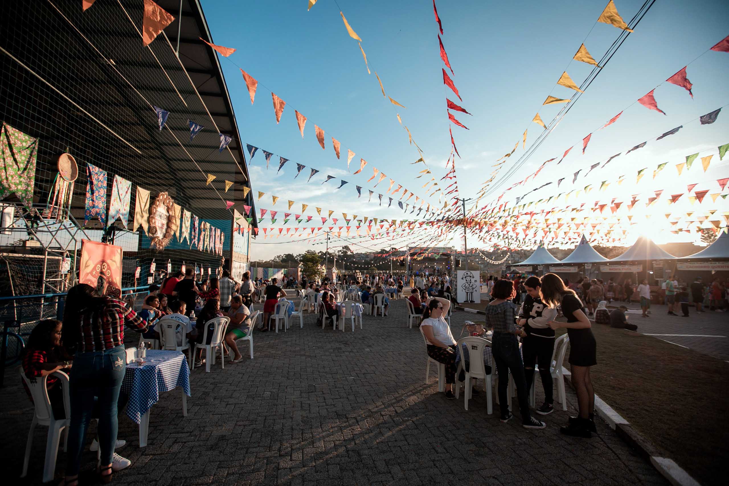 Prefeitura abre inscrições para comercialização de alimentos e bebidas no Arraiá dos CEUs Prefeitura abre inscrições para comercialização de alimentos e bebidas no Arraiá dos CEUs