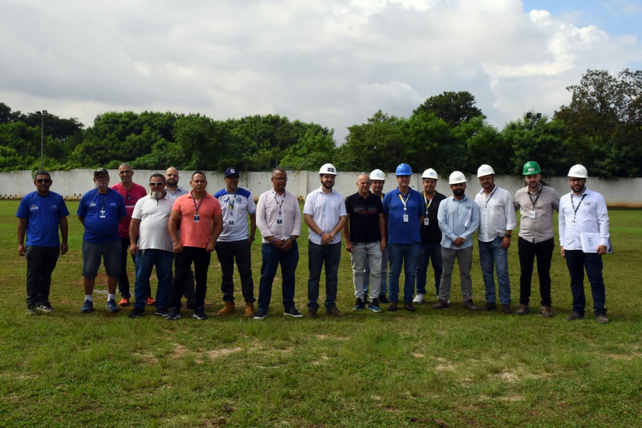 Prefeitura inicia obras em campo da Ponte Grande no Programa Gramadão Prefeitura inicia obras em campo da Ponte Grande no Programa Gramadão