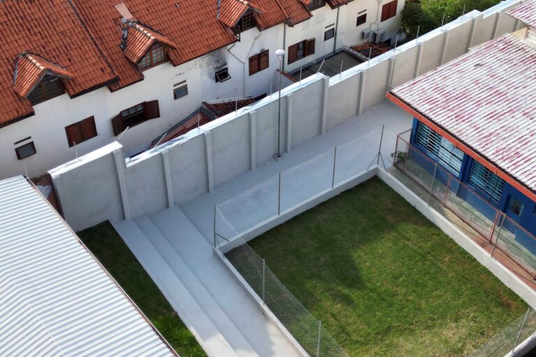Prefeitura realiza obras para ampliar segurança e conforto em escola no Jardim Rosa de França 