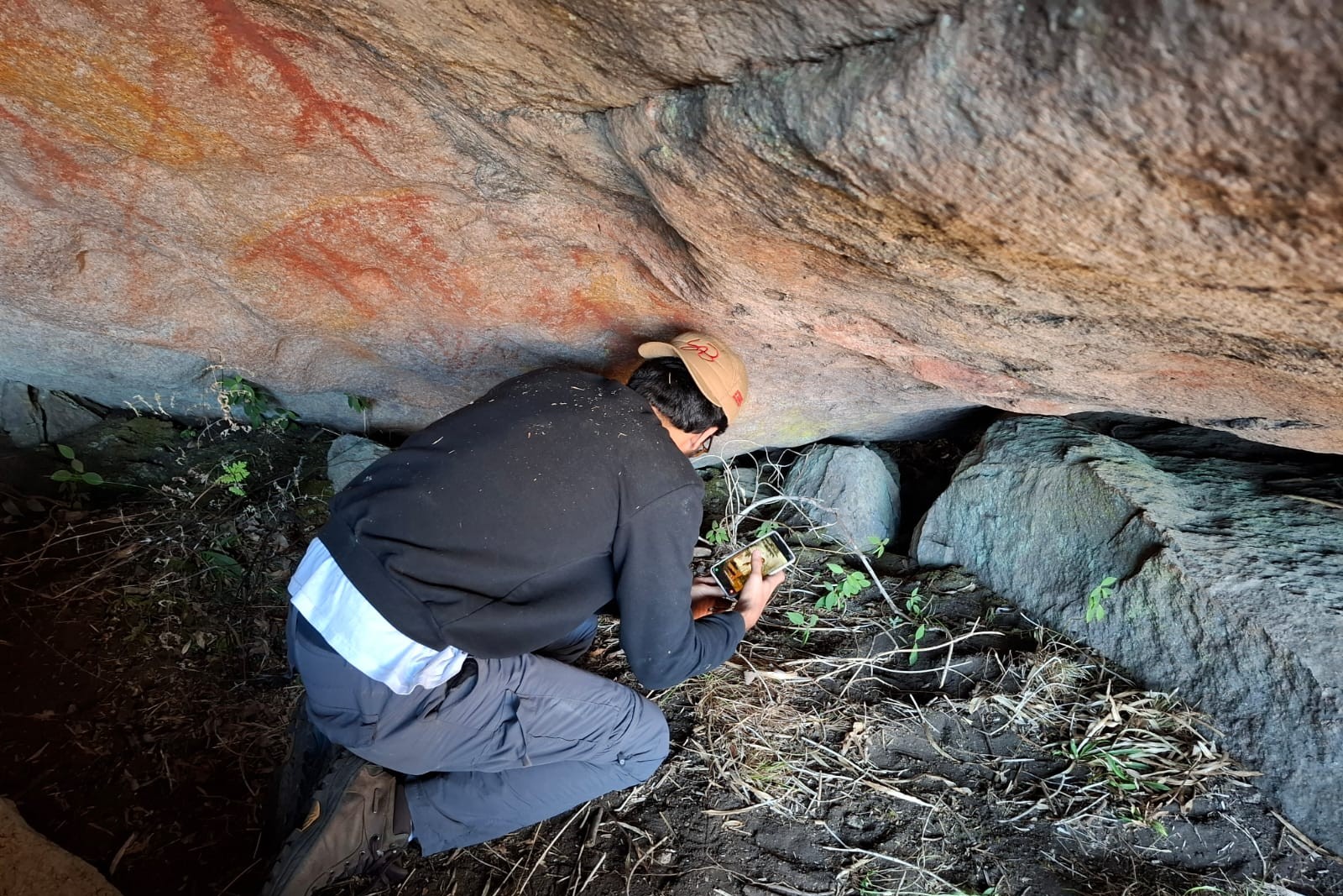 Primeiro sítio com pinturas rupestres do estado do RJ é descoberto no Itatiaia Primeiro sítio com pinturas rupestres do estado do RJ é descoberto no Itatiaia