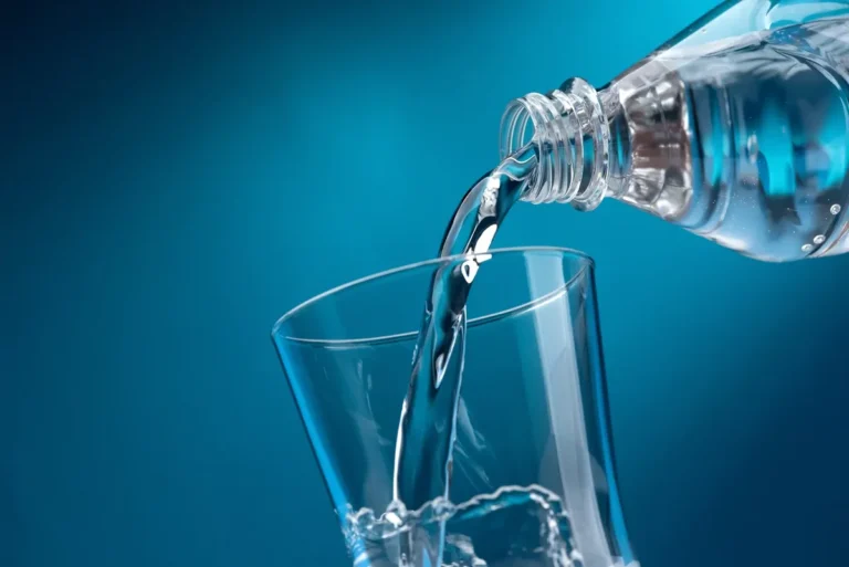 Água pode ser aliada para evitar infecção urinária?