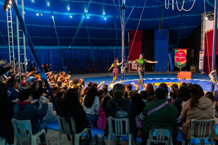Alunos da EPG Castelo Hanssen participam de sessão no Circo Escola Cidade Seródio