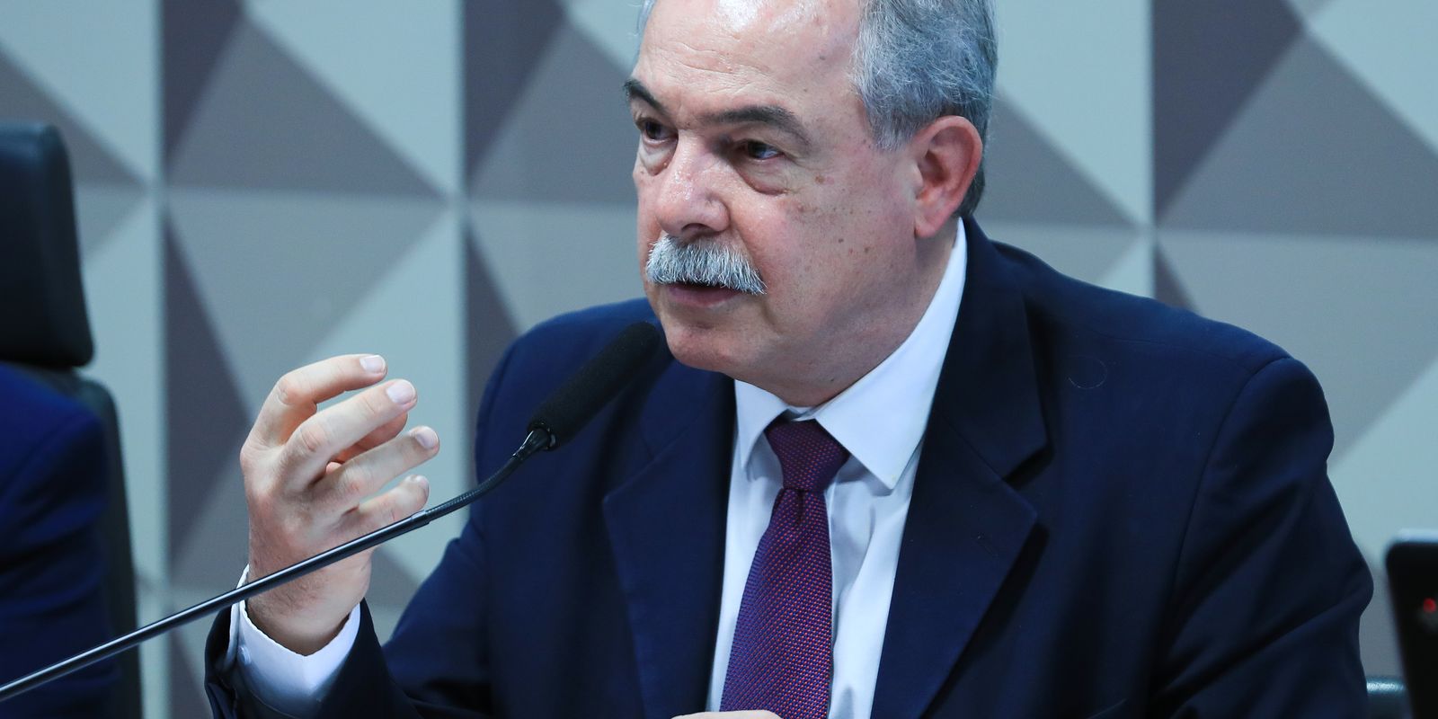 BNDES amplia em R$ 41 bilhões investimentos na Nova Indústria Brasil BNDES amplia em R$ 41 bilhões investimentos na Nova Indústria Brasil