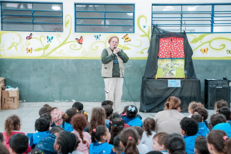 Belinha Contra a Dengue orienta alunos da rede municipal sobre os perigos do mosquito