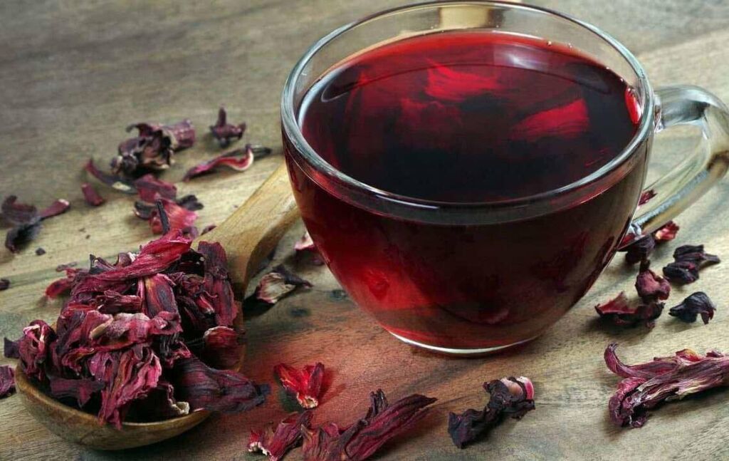 Chá de hibisco ajuda a emagrecer? Especialista explica o que a ciência diz Chá de hibisco ajuda a emagrecer? Especialista explica o que a ciência diz