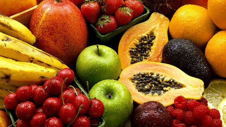 Descubra 5 frutas com altas doses de proteína para turbinar sua dieta