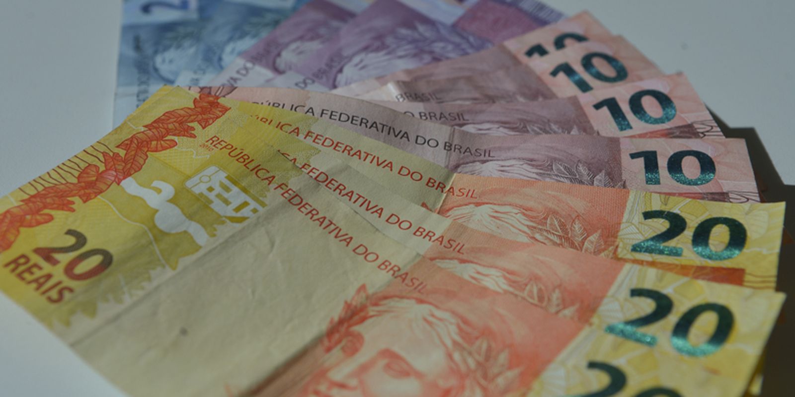 Empresas procuraram menos crédito em março Empresas procuraram menos crédito em março