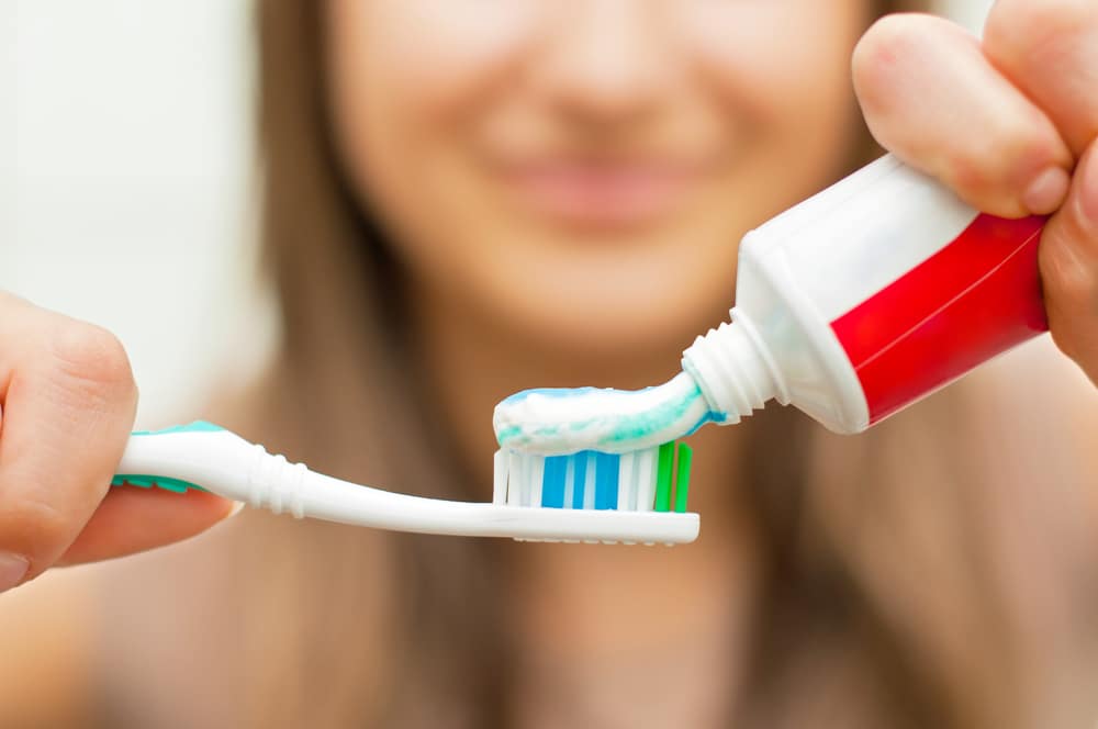 Escovar os dentes pode ajudar a prevenir o Alzheimer, aponta estudo Escovar os dentes pode ajudar a prevenir o Alzheimer, aponta estudo