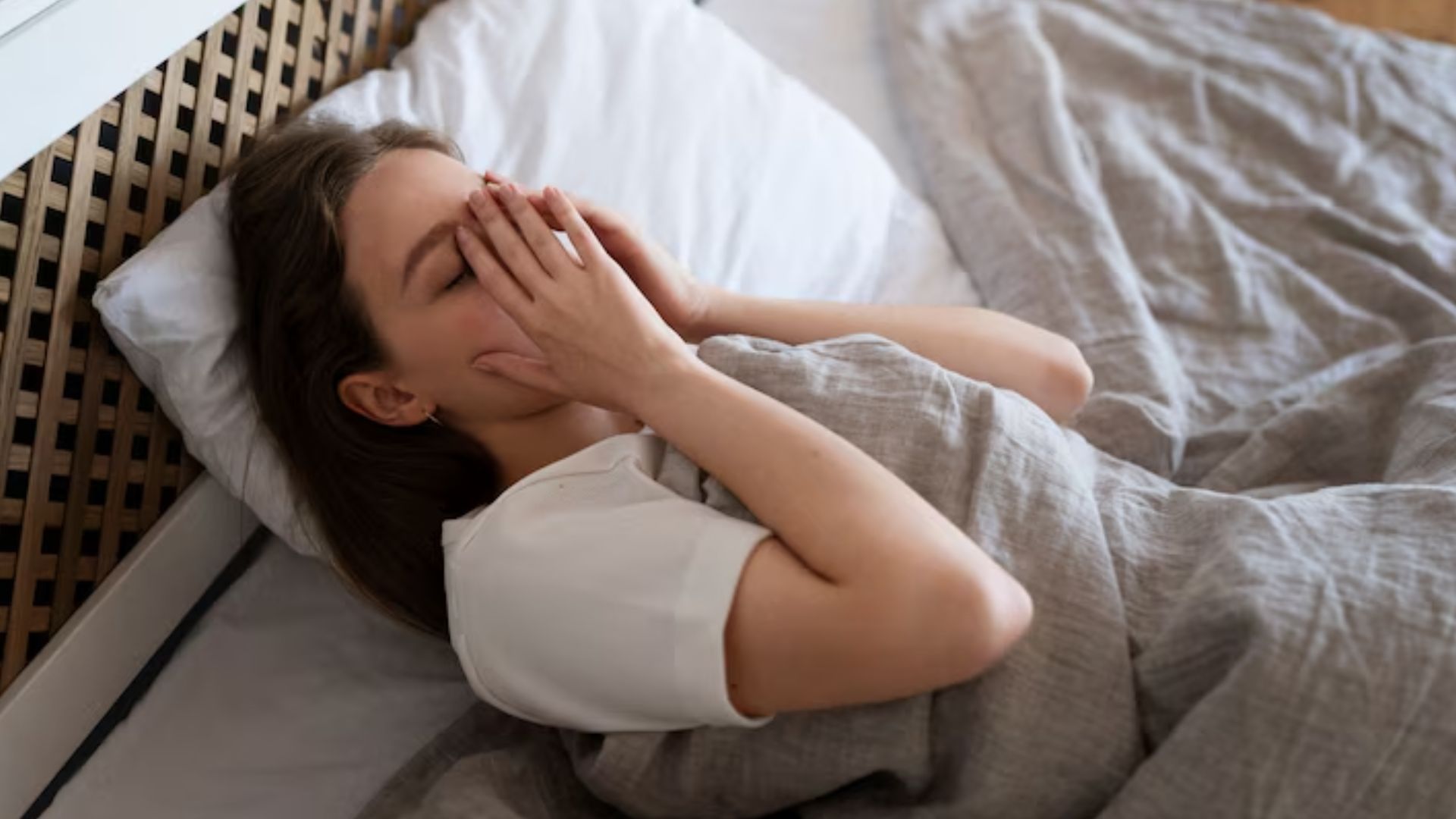 Especialistas alertam o que não fazer antes de dormir para garantir um sono melhor Especialistas alertam o que não fazer antes de dormir para garantir um sono melhor