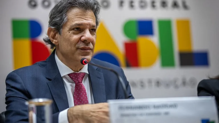 Governo recua sobre IOF em fundos, mas mantém alta para crédito, câmbio e previdência