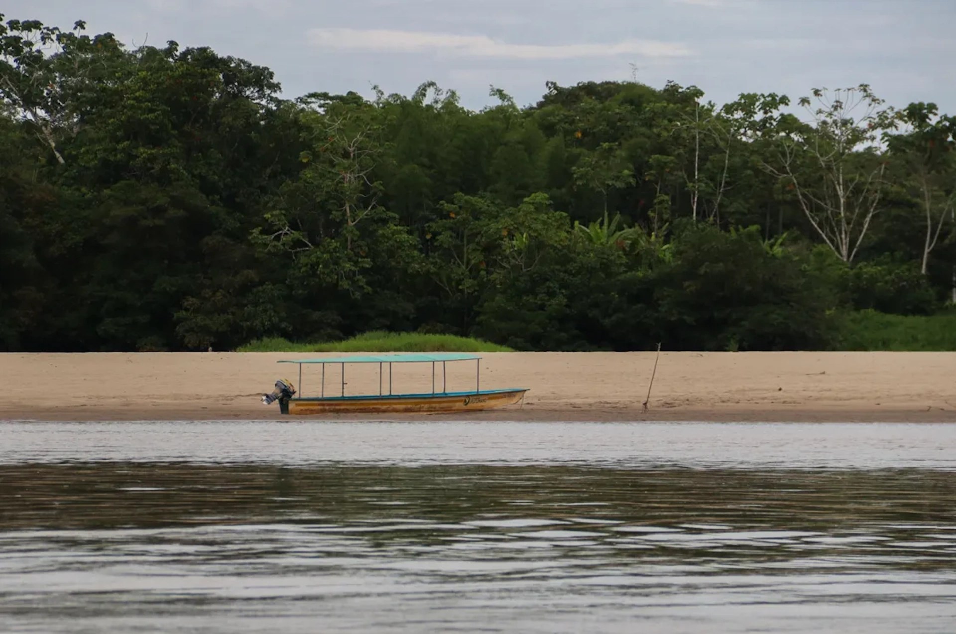Indígenas da Amazônia colombiana denunciam poluição por petróleo e ameaças de guerrilhas Indígenas da Amazônia colombiana denunciam poluição por petróleo e ameaças de guerrilhas