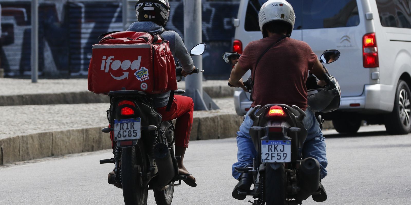 Mais de 32 milhões são autônomos informais ou trabalham sem carteira Mais de 32 milhões são autônomos informais ou trabalham sem carteira