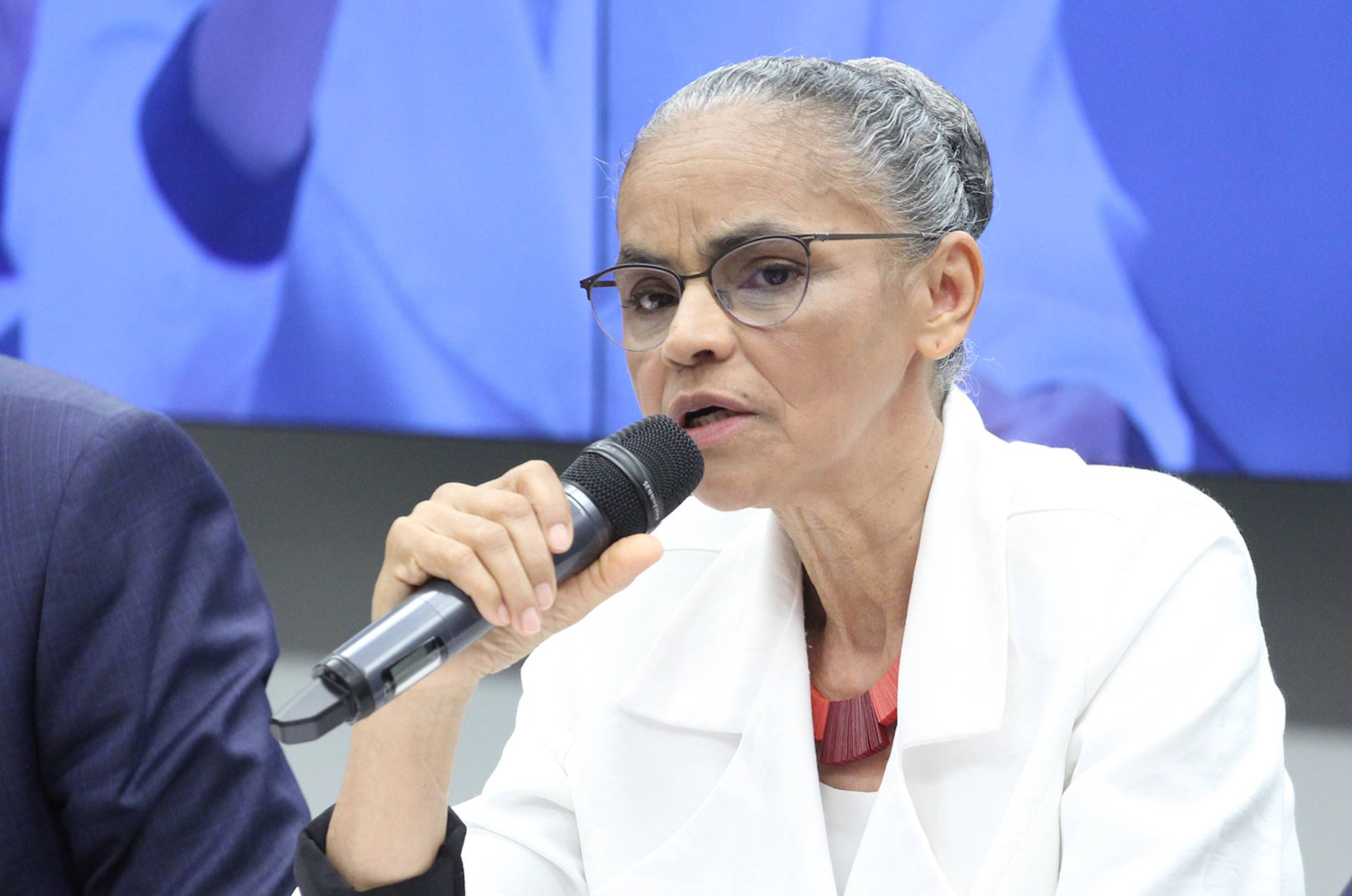 ONGs pedem que Lula defenda Marina Silva após ataques de ruralistas ONGs pedem que Lula defenda Marina Silva após ataques de ruralistas