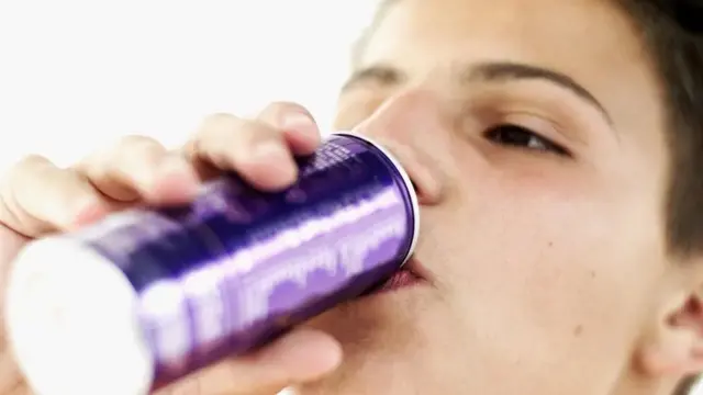 Os perigos escondidos nas bebidas energéticas Os perigos escondidos nas bebidas energéticas