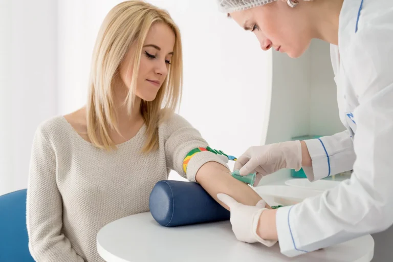 Quatro exames que toda mulher deveria incluir no check-up, segundo especialista