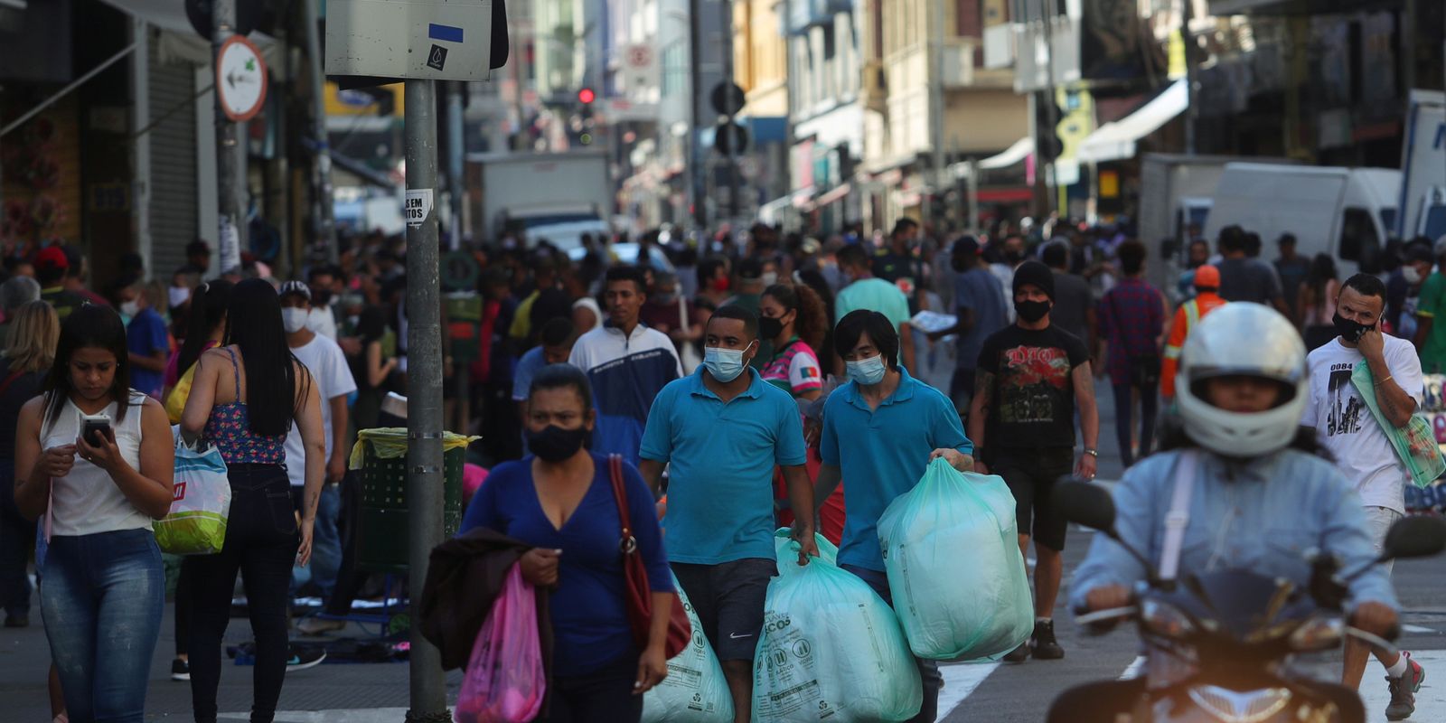 SP: comércio deve faturar 5,4% no Dia das Mães em 2025, diz Fecomercio