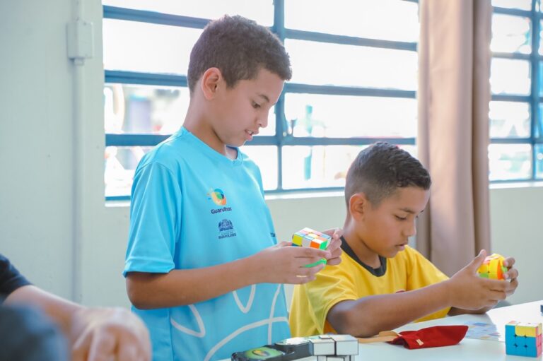 Aluno de Guarulhos se destaca no cubo mágico e projeta vitória em torneio profissional  