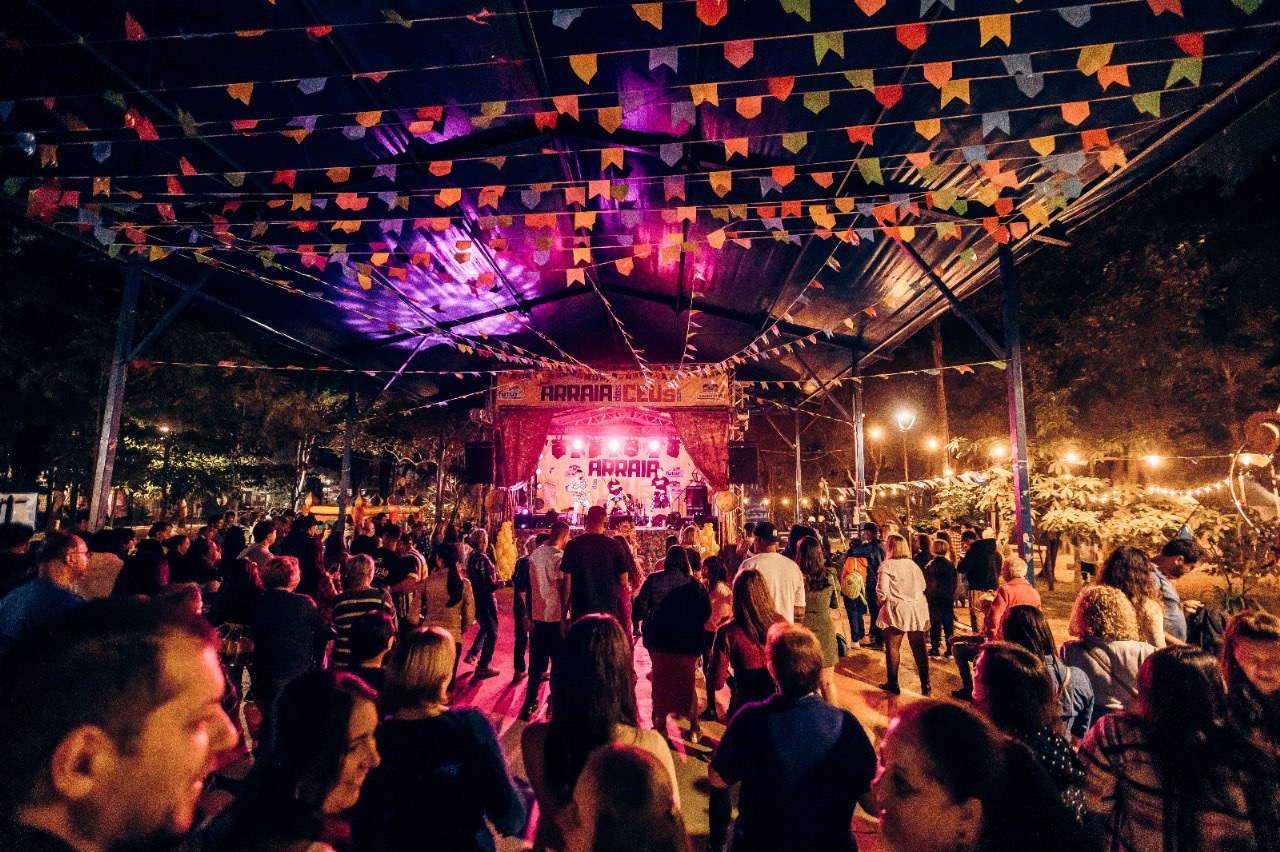 Arraiá dos CEUs encerra temporada junina com grande festa no Parque Júlio Fracalanza Arraiá dos CEUs encerra temporada junina com grande festa no Parque Júlio Fracalanza