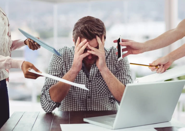 Burnout de meio de ano: como reconhecer os sinais silenciosos da exaustão emocional