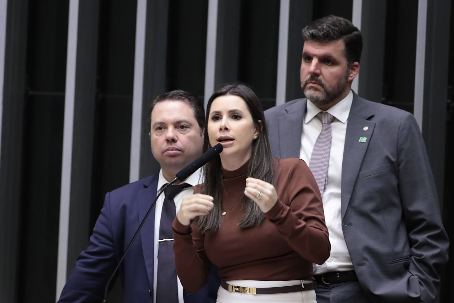Câmara aprova PL que ameaça direitos territoriais de povos indígenas Câmara aprova PL que ameaça direitos territoriais de povos indígenas