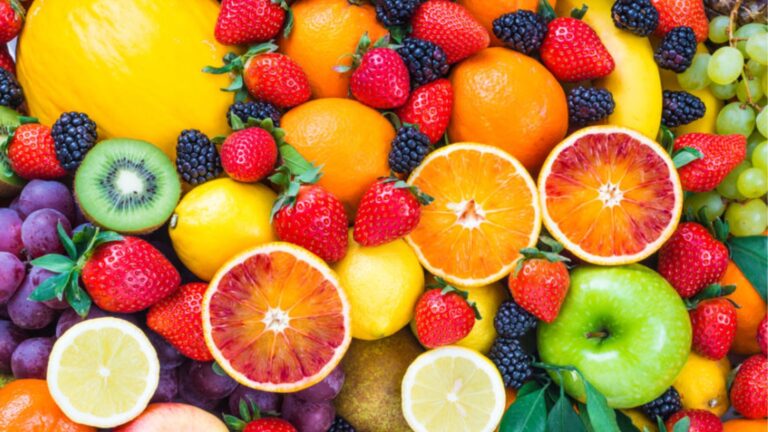 Frutas e verduras na mira das dietas: por que eliminá-las pode ser um erro perigoso