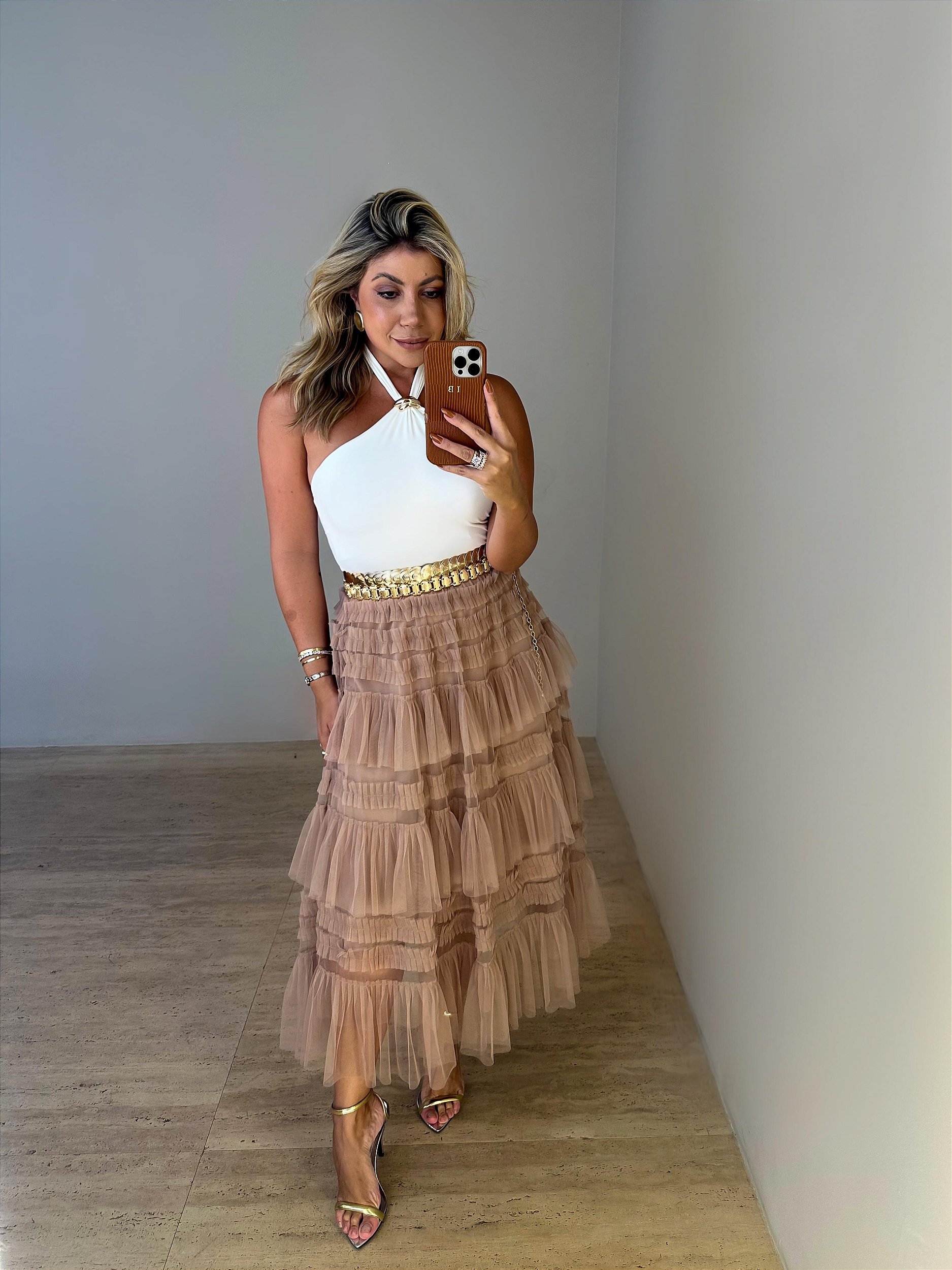 Top, Saia e Como Usá-los com Estilo Top, Saia e Como Usá-los com Estilo