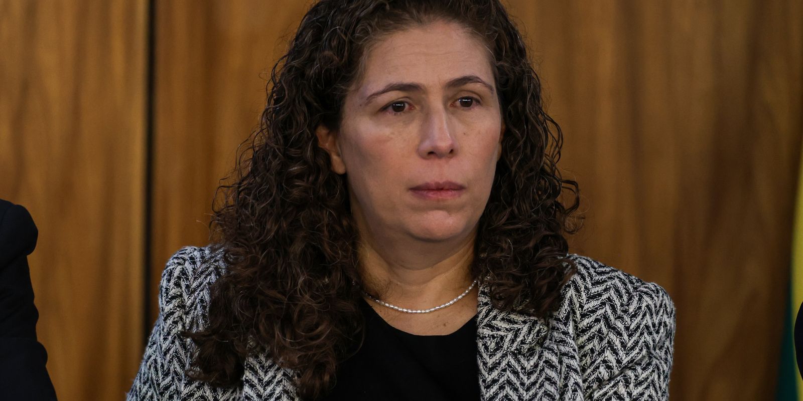 Ministra afirma que “cortar na carne” é tirar de serviços à população Ministra afirma que “cortar na carne” é tirar de serviços à população