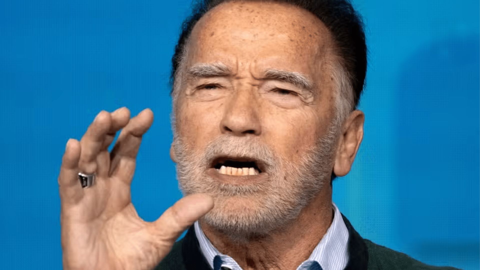 Aposentada leva golpe de perfil fake de Arnold Schwarzenegger no valor de R$ 238 mil