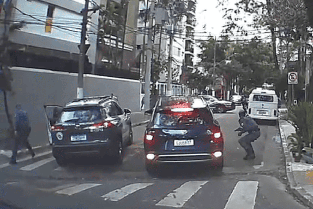 Roubo a condomínio termina com tiros e dois presos na zona sul de SP