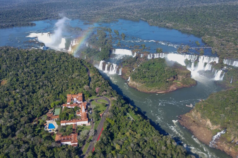 Tribunal confirma que terras com hotel e cataratas no Parna Iguaçu são do Paraná