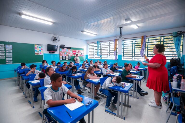 Alunos do ensino fundamental de Guarulhos realizam prova Saresp nesta terça-feira
