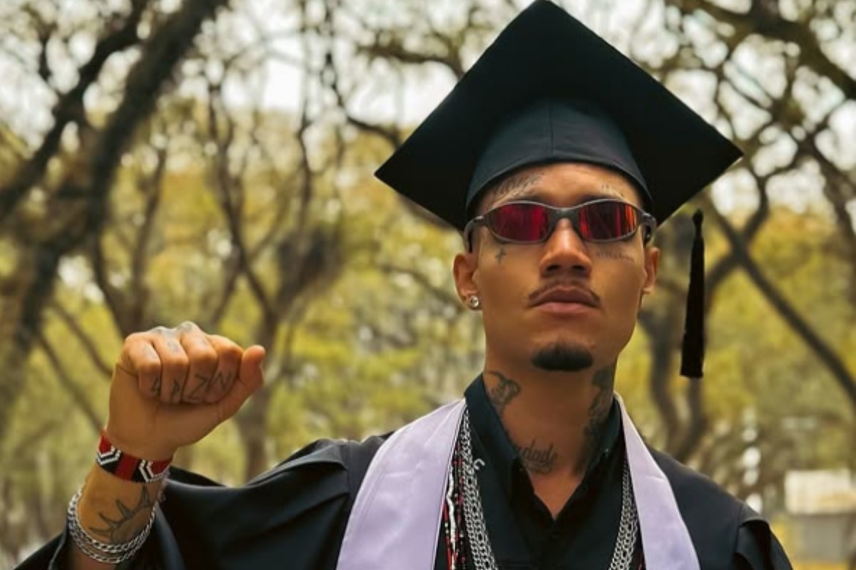 Chavoso da USP tem conta com mais de 1 milhão de seguidores desativada