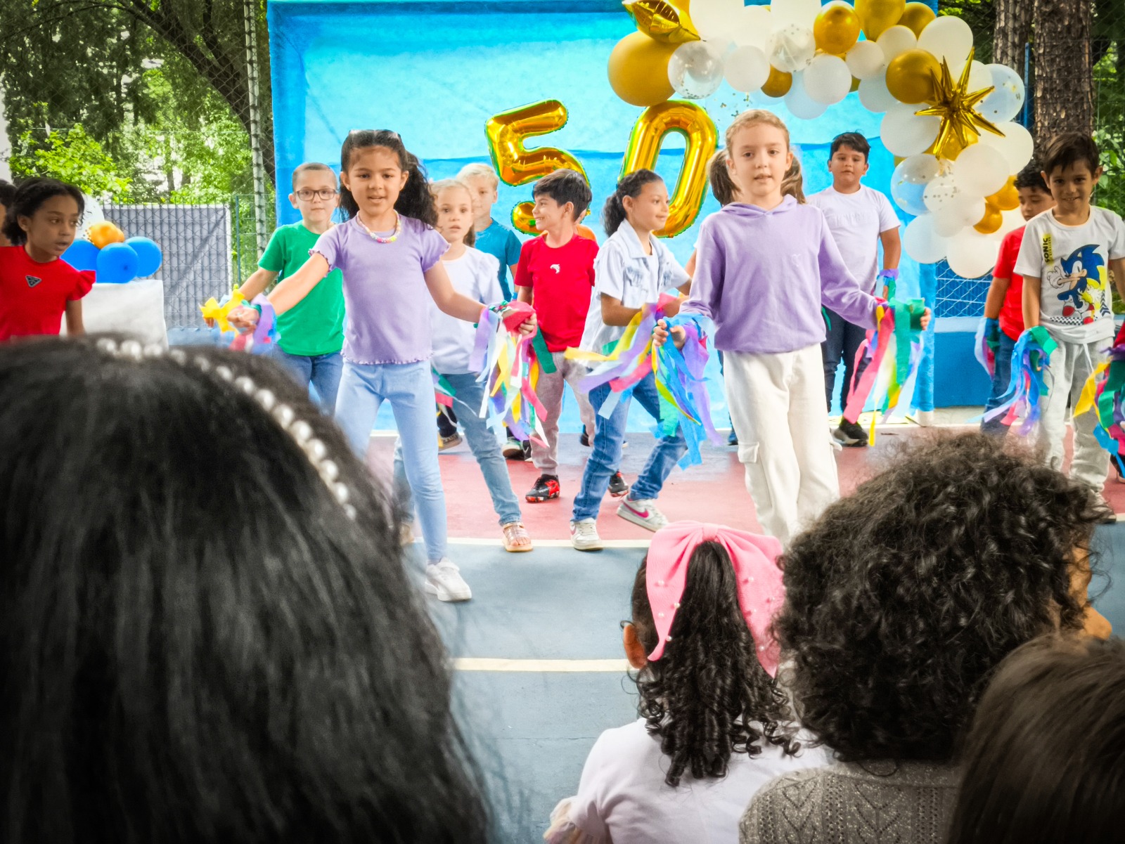 EPG Assis Ferreira celebra 50 anos com festa e homenagem