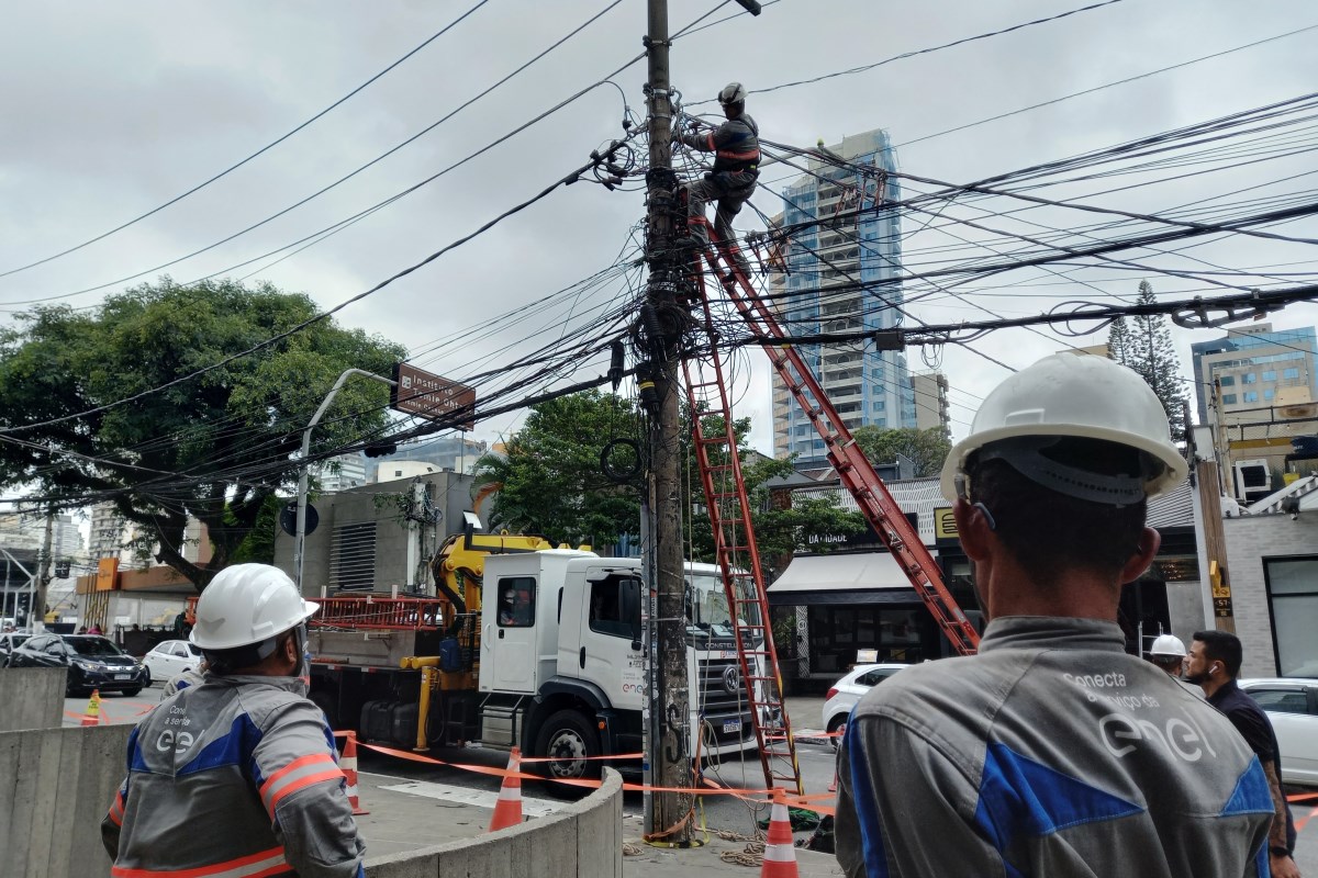 Apagão em SP: entenda a compensação automática aprovada pela Aneel