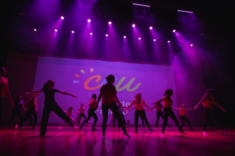 CEU Rosa de França encerra Mostra CEUs 2025 com apresentações artísticas