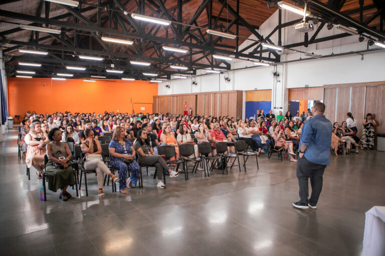Literatura é tema de encontro de encerramento do Programa LEIA